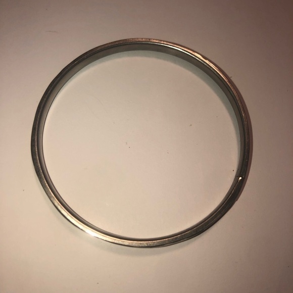 Vtg conch shell rectangle tile inlay silver tone metal bangle 8” C / 2.5” D - Picture 3 of 7